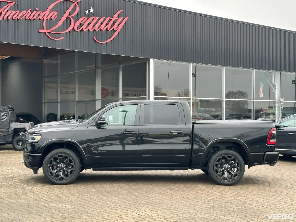 RAM 1500 Limited Night Edition 5.7 V8 5.7